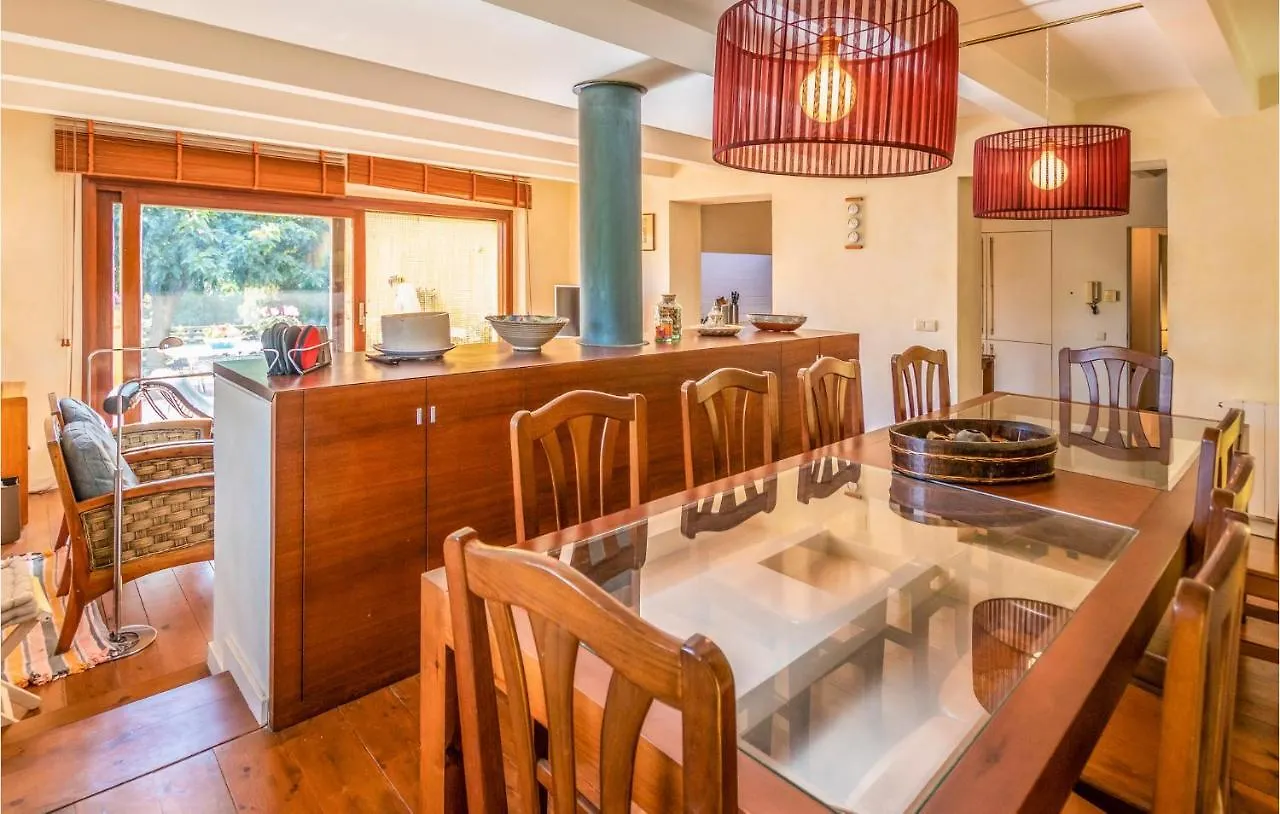 Lovely Home In Vilademuls With Wifi